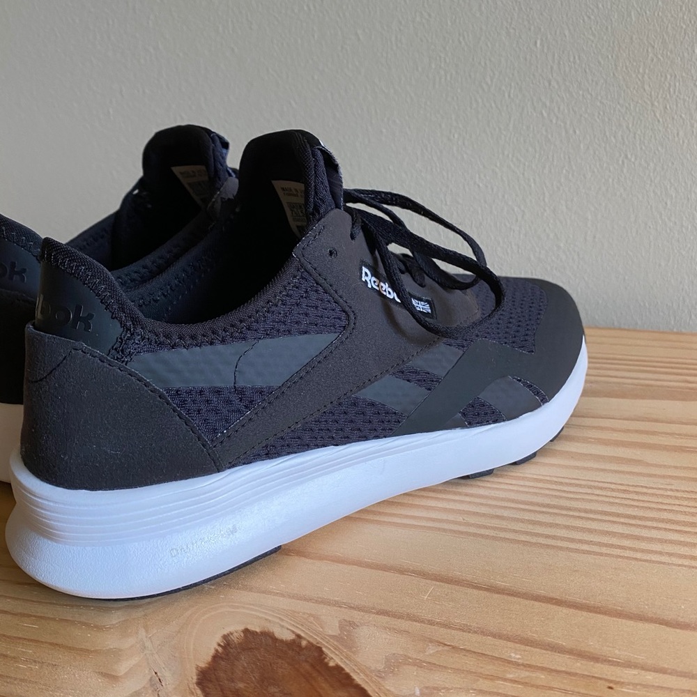 Reebok - Picture 4 of 8